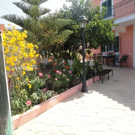 Artemis Superb 2 Bedroom 700 M Away From The Μηνιά