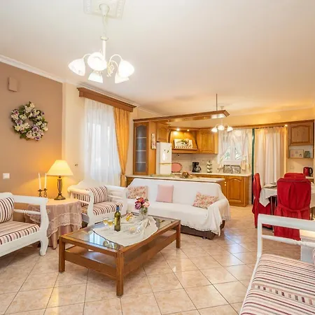 Artemis Superb 2 Bedroom 700 M Away From The Appartement *